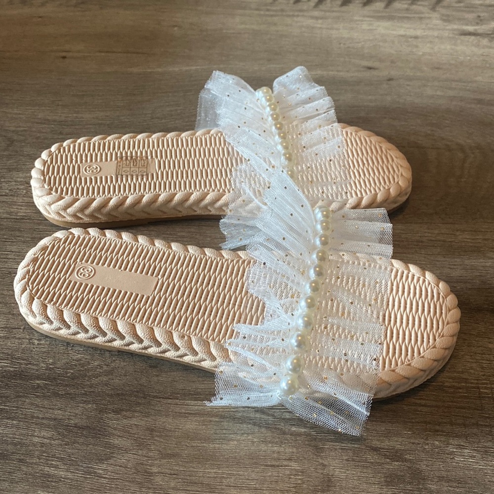 No brand Pearl detailed sandals size 39 (7)